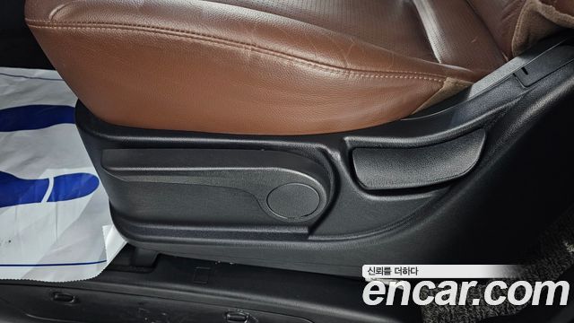 Hyundai Starex 2019 — photo 32