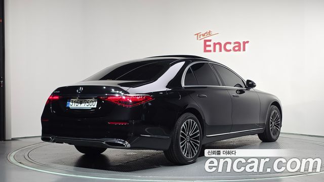 Mercedes-Benz S-Class 2025 — photo 2