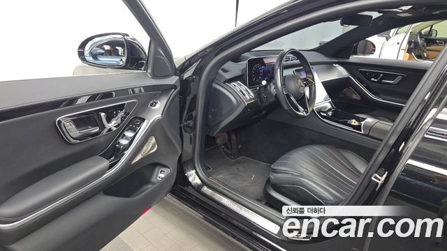 Mercedes-Benz S-Class 2025 — photo 13