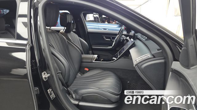 Mercedes-Benz S-Class 2025 — photo 17