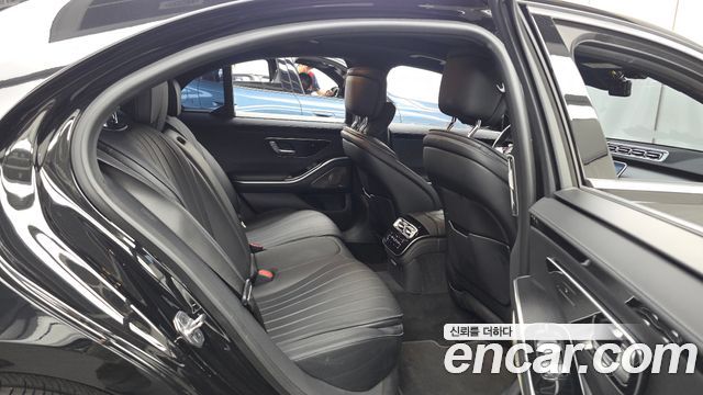 Mercedes-Benz S-Class 2025 — photo 18