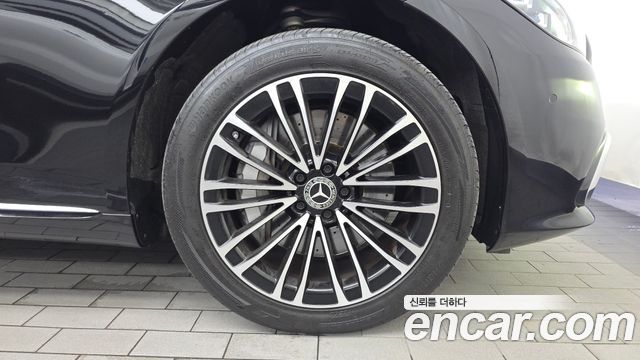 Mercedes-Benz S-Class 2025 — photo 7