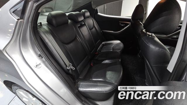Hyundai AVANTE 2011 — photo 11