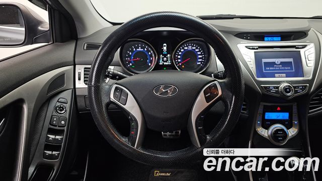 Hyundai AVANTE 2011 — photo 13