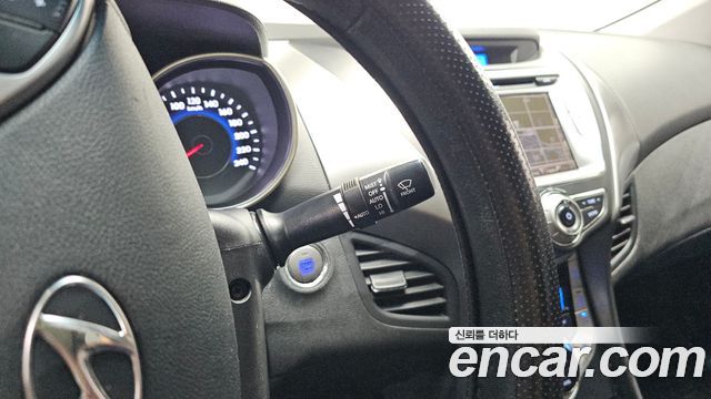 Hyundai AVANTE 2011 — photo 16