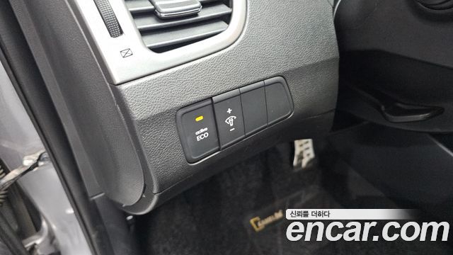 Hyundai AVANTE 2011 — photo 17