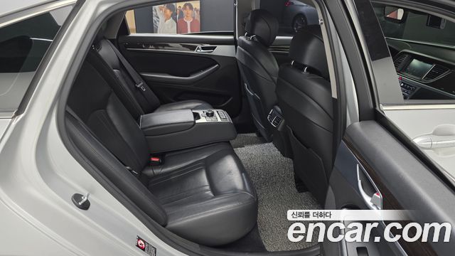 Genesis G80 2017 — photo 17