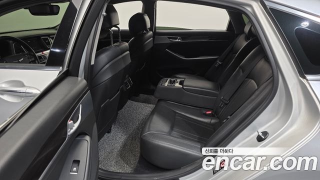 Genesis G80 2017 — photo 18