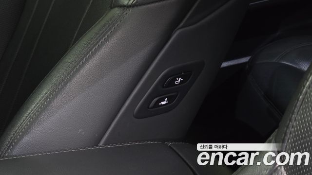 Genesis G80 2017 — photo 22