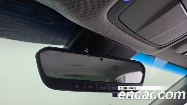 Genesis G80 2017 — photo 25