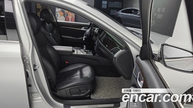Genesis G80 2017 — photo 16