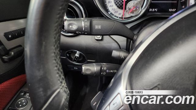 Mercedes-Benz SLK-Class 2013 — photo 16