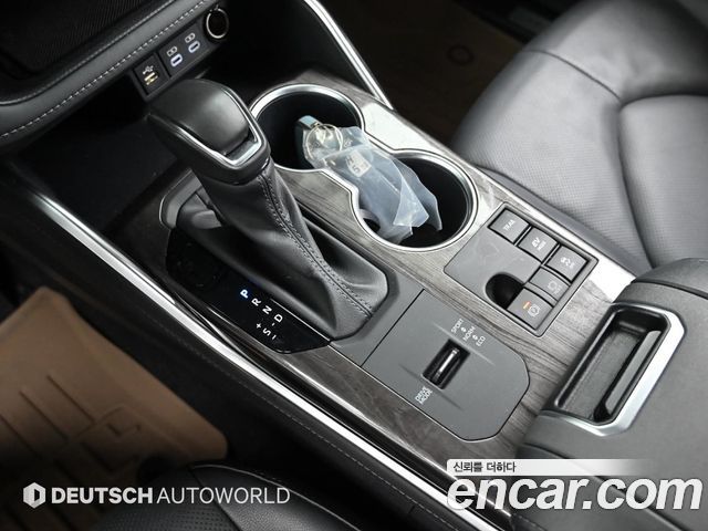 Toyota Highlander 2023 — photo 9