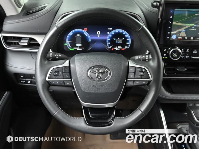 Toyota Highlander 2023 — photo 13