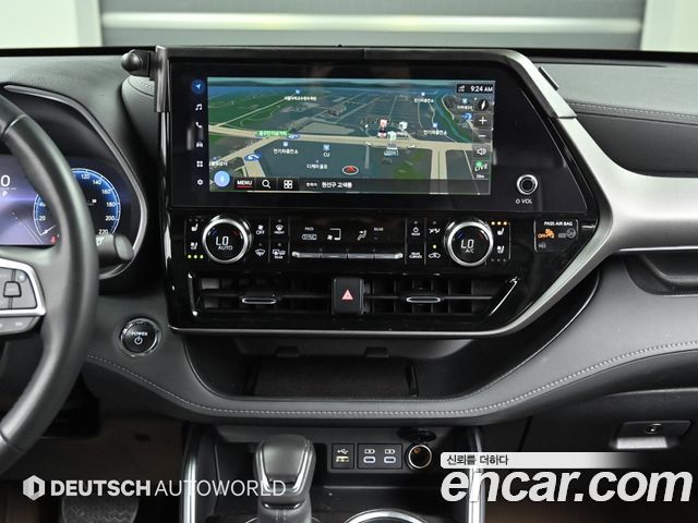Toyota Highlander 2023 — photo 14