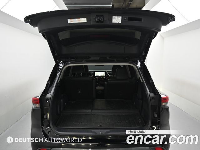 Toyota Highlander 2023 — photo 19