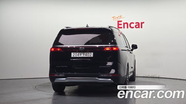 Kia Canival 2021 — photo 4