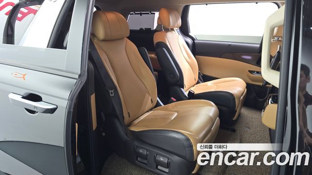 Kia Canival 2021 — photo 13