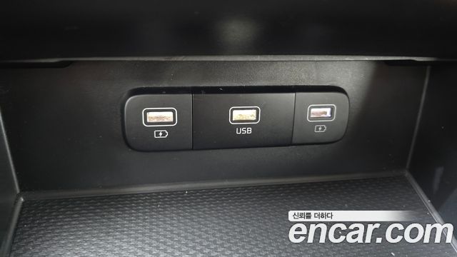 Kia Canival 2021 — photo 14