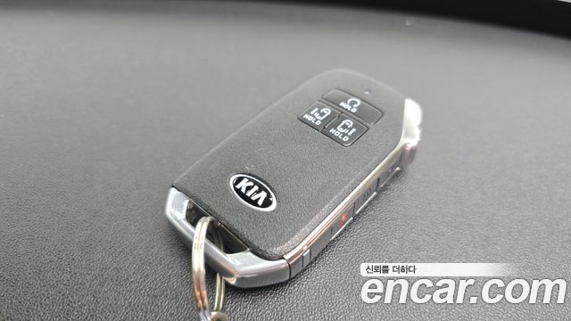 Kia Canival 2021 — photo 18
