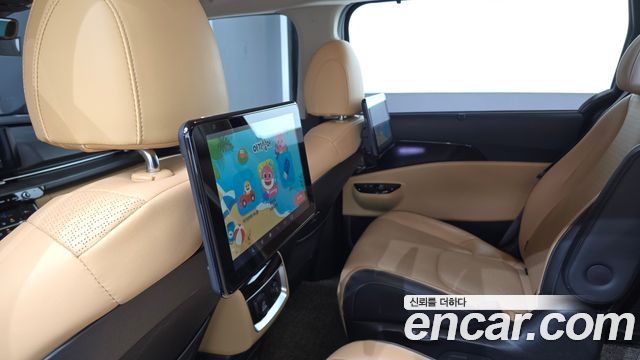Kia Canival 2021 — photo 20
