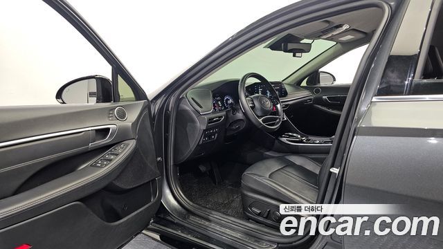 Hyundai Sonata 2022 — photo 13