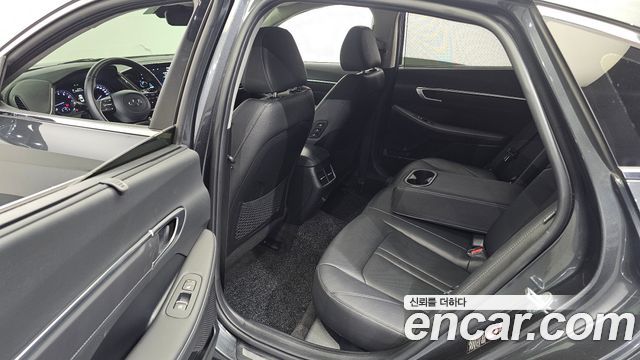 Hyundai Sonata 2022 — photo 19