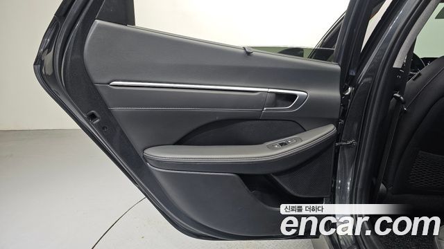 Hyundai Sonata 2022 — photo 15
