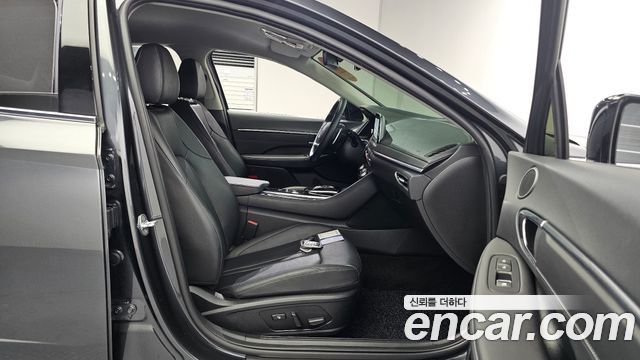Hyundai Sonata 2022 — photo 16