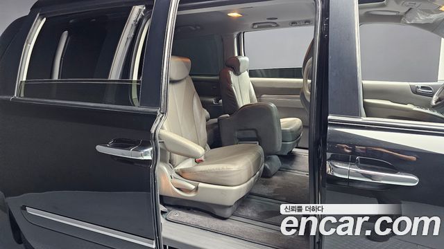 Kia Canival 2012 — photo 17