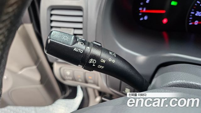 Kia Canival 2012 — photo 25