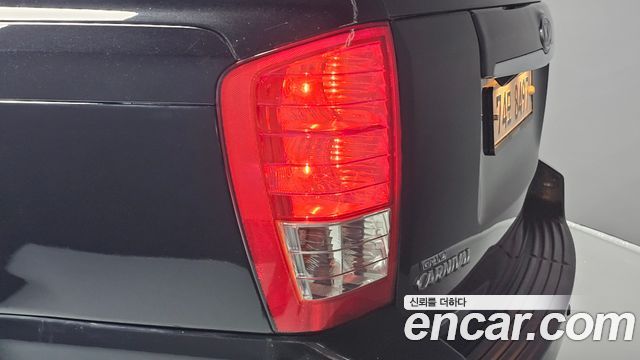 Kia Canival 2012 — photo 9