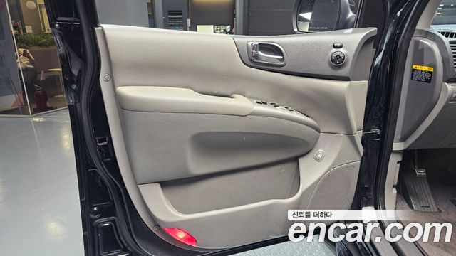 Kia Canival 2012 — photo 14