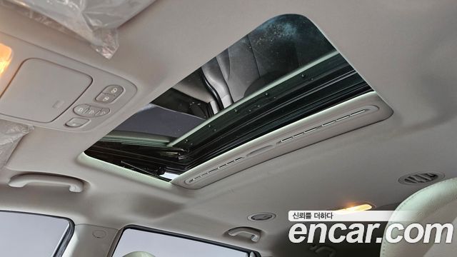 Kia Canival 2012 — photo 28
