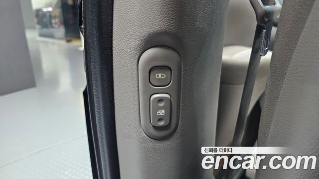 Kia Canival 2012 — photo 29