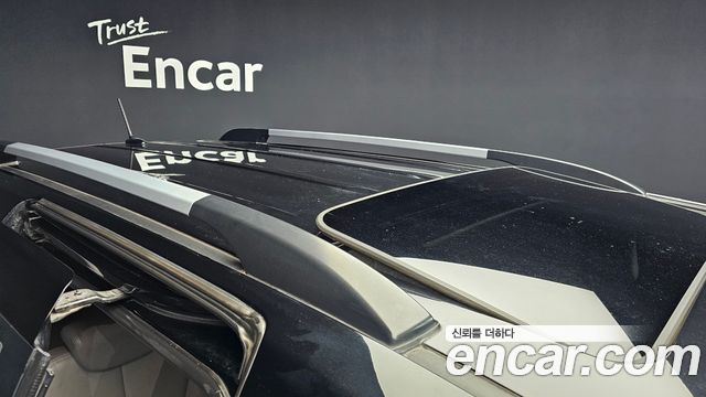 Kia Canival 2012 — photo 31