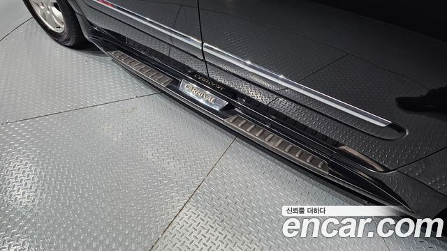 Kia Canival 2012 — photo 32