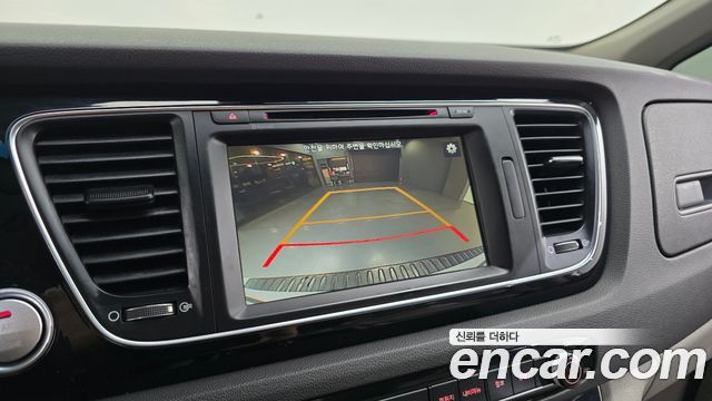Kia Canival 2015 — photo 15