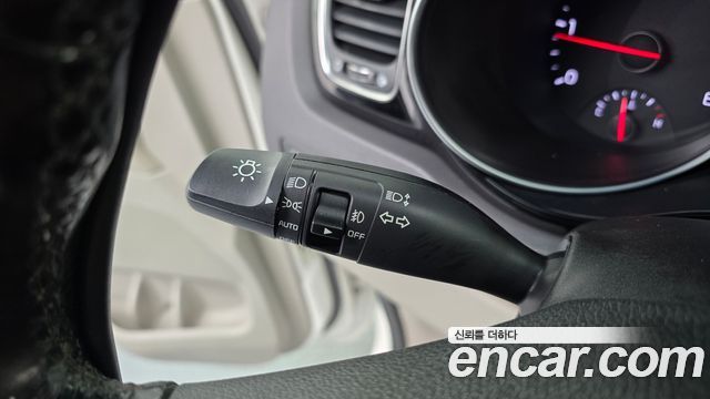 Kia Canival 2015 — photo 16