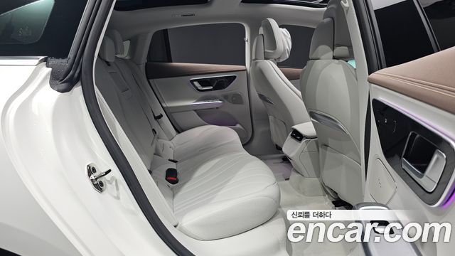 Mercedes-Benz EQE 2026 — photo 17