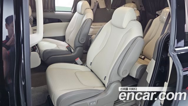 Kia Canival 2025 — photo 17