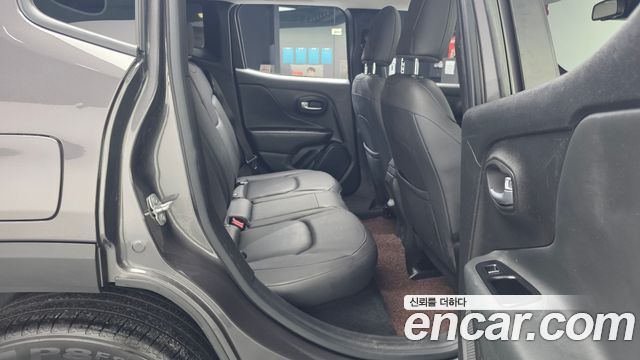 Jeep Renegade 2021 — photo 12