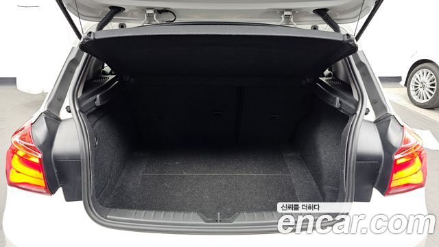 BMW 1-Series 2019 — photo 20