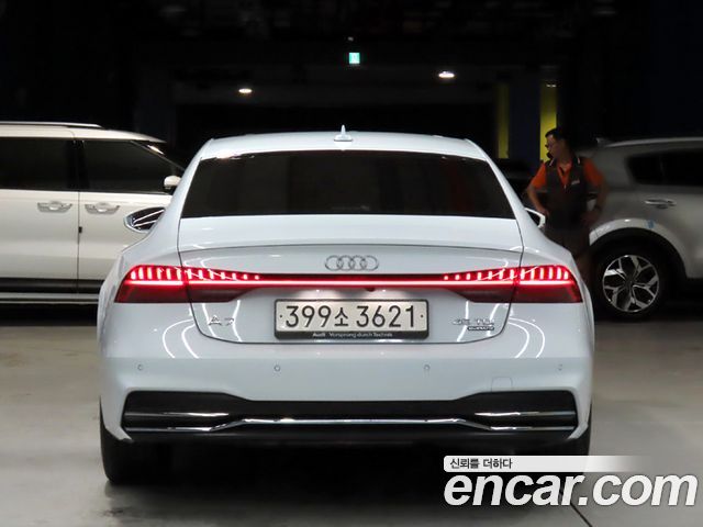 Audi A7 2021 — photo 3