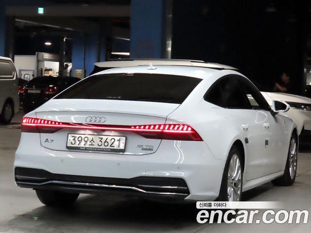Audi A7 2021 — photo 4