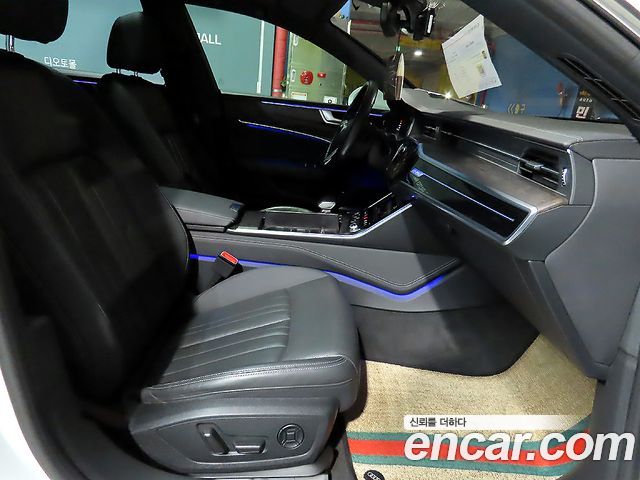 Audi A7 2021 — photo 8