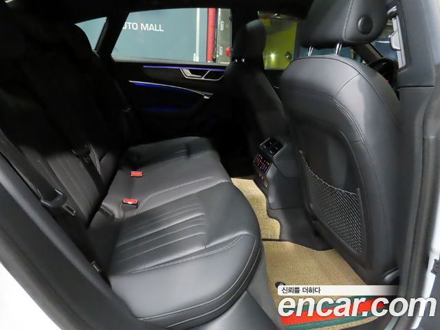 Audi A7 2021 — photo 9