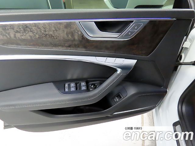 Audi A7 2021 — photo 15