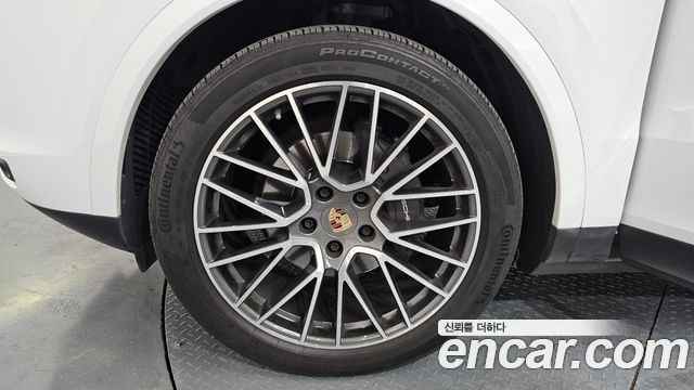 Porsche Cayenne 2023 — photo 5