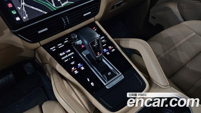 Porsche Cayenne 2023 — photo 12